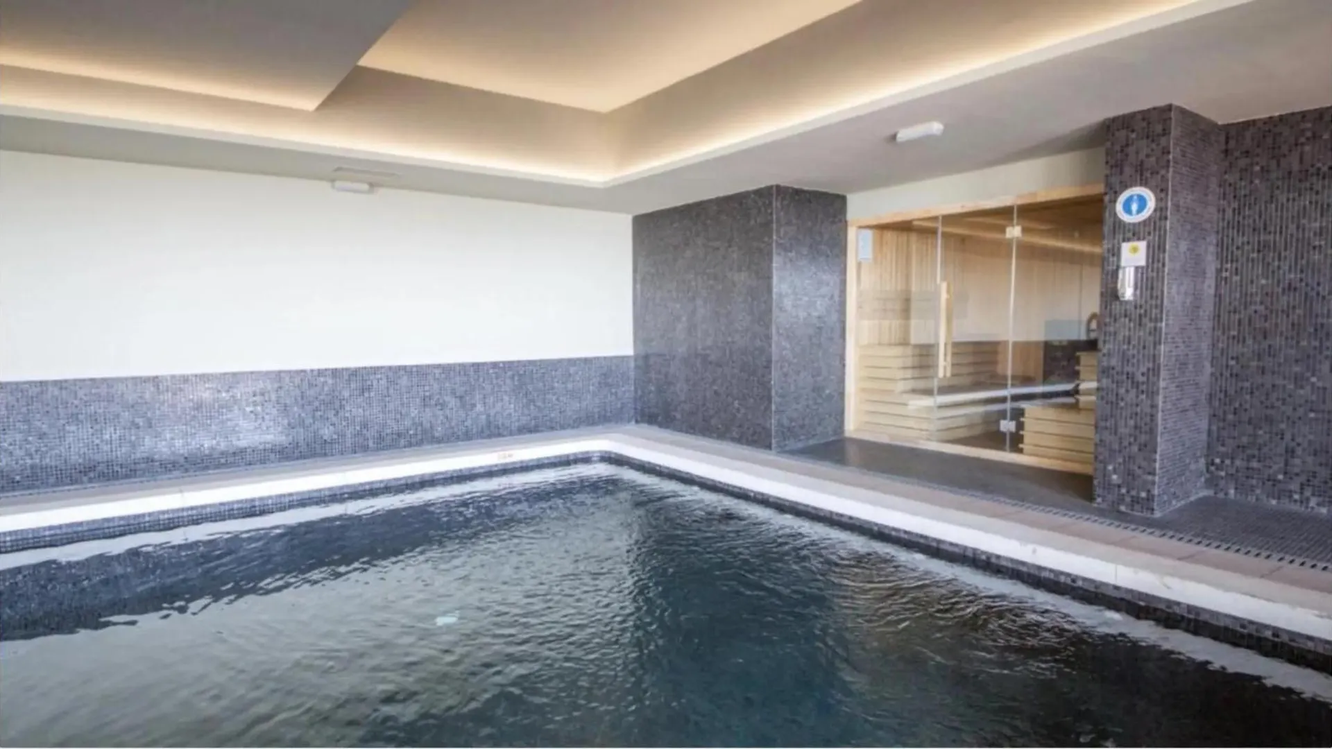 Sea View Apartments With Year-Round Open Pool Manilva