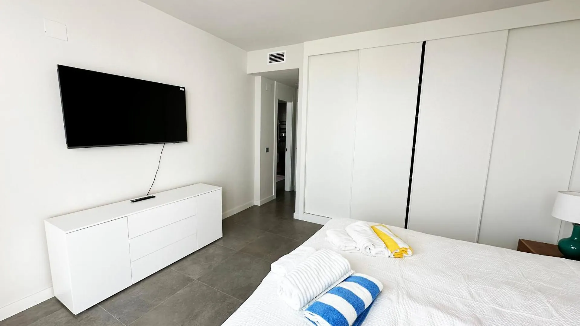 Sea View Apartments With Year-Round Open Pool Manilva 0*,  İspanya