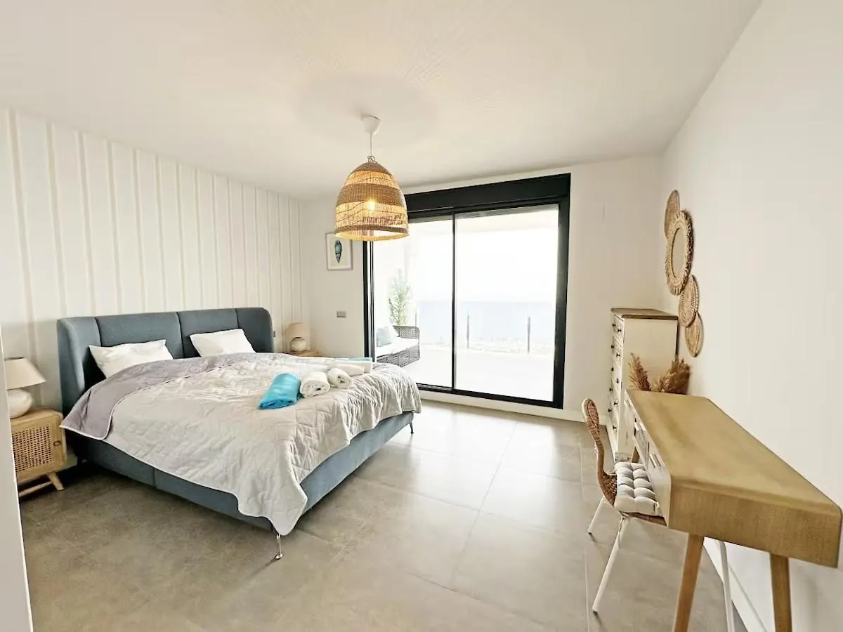 Sea View Apartments With Year-Round Open Pool Manilva İspanya