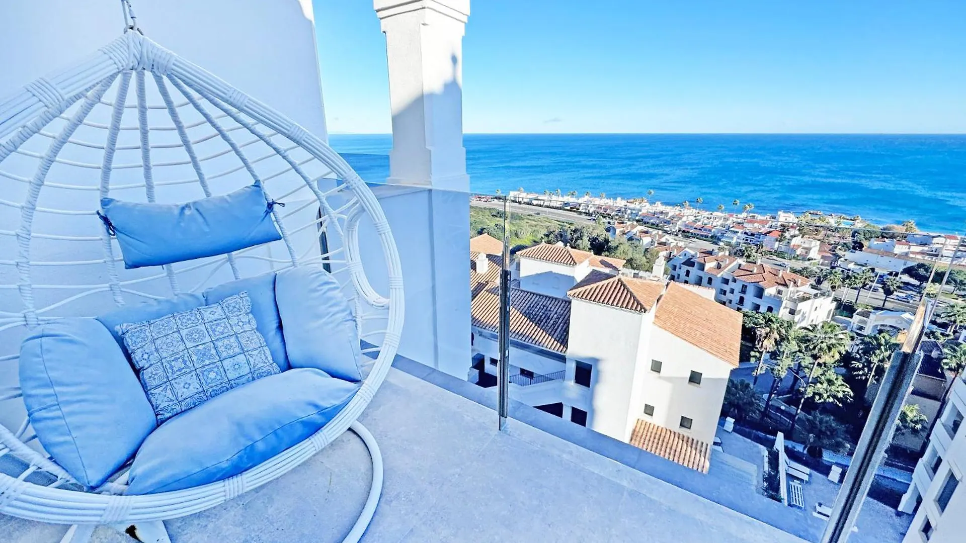 Sea View Apartments With Year-Round Open Pool Manilva