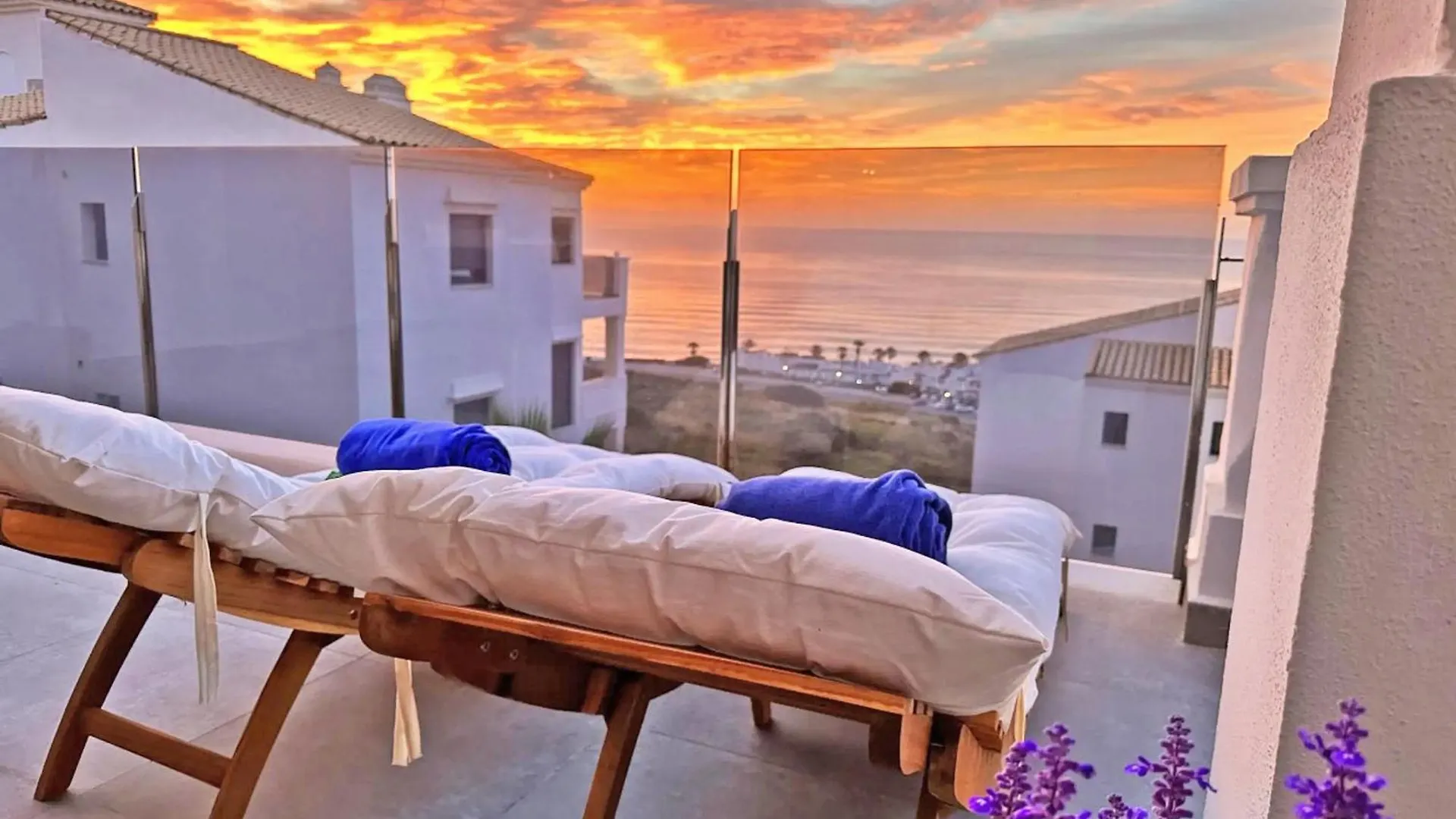Sea View Apartments With Year-Round Open Pool Manilva