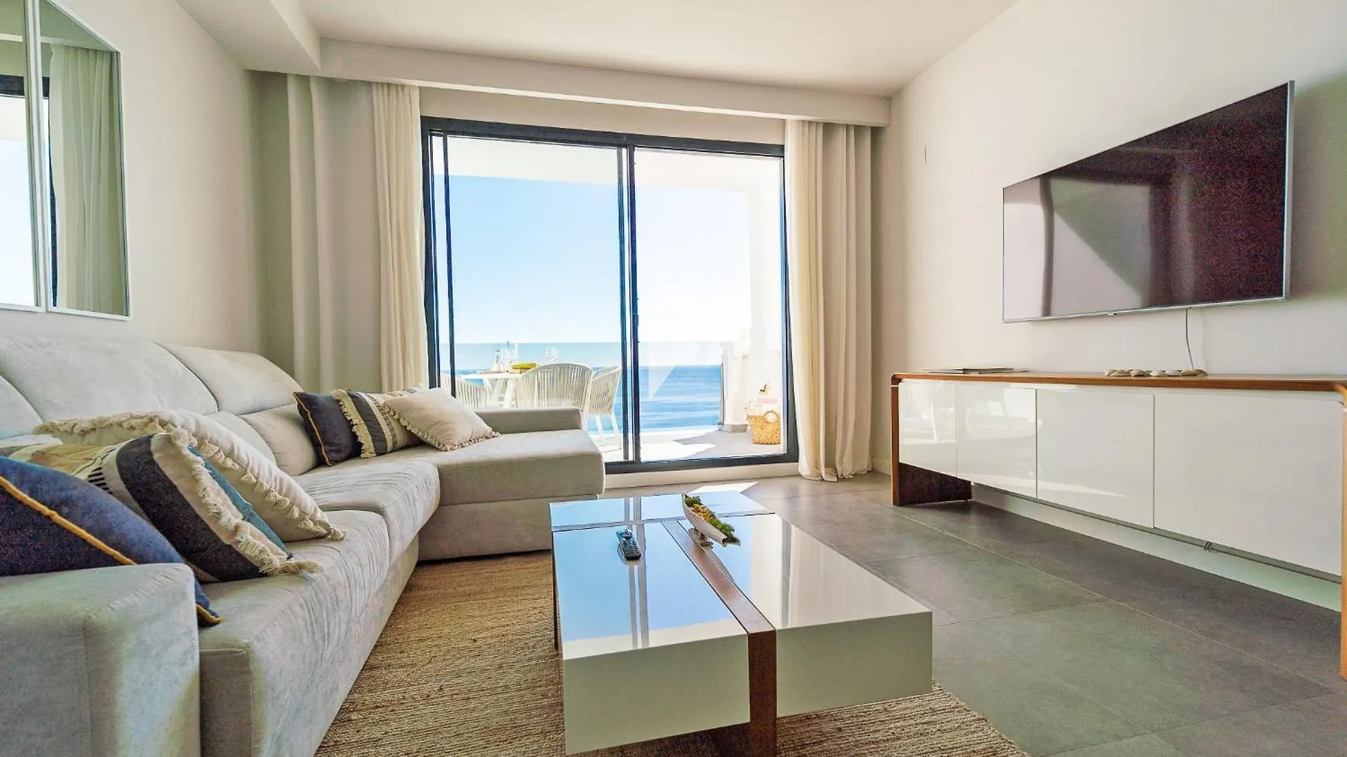 Sea View Apartments With Year-Round Open Pool Manilva 0*,